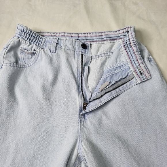 Vintage LEE high Rise Jeans. Light Blue. 29" Waist. - Picture 7 of 9